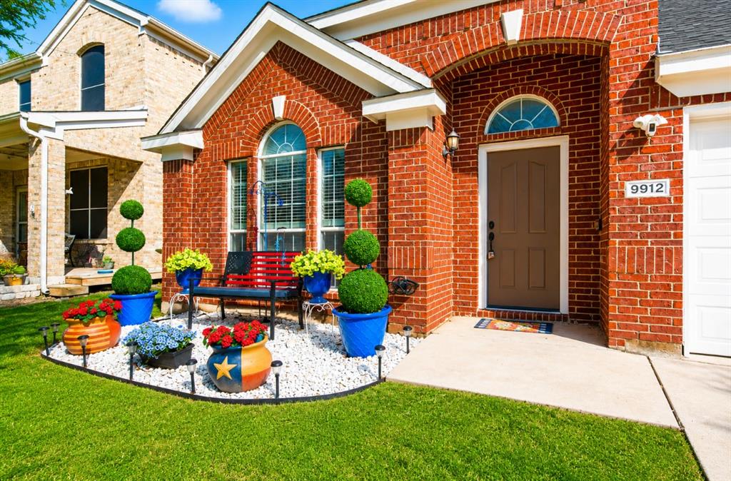 Photo of 9912 Lamberton Terrace, Fort Worth, TX 76244 (MLS # 21375082)
