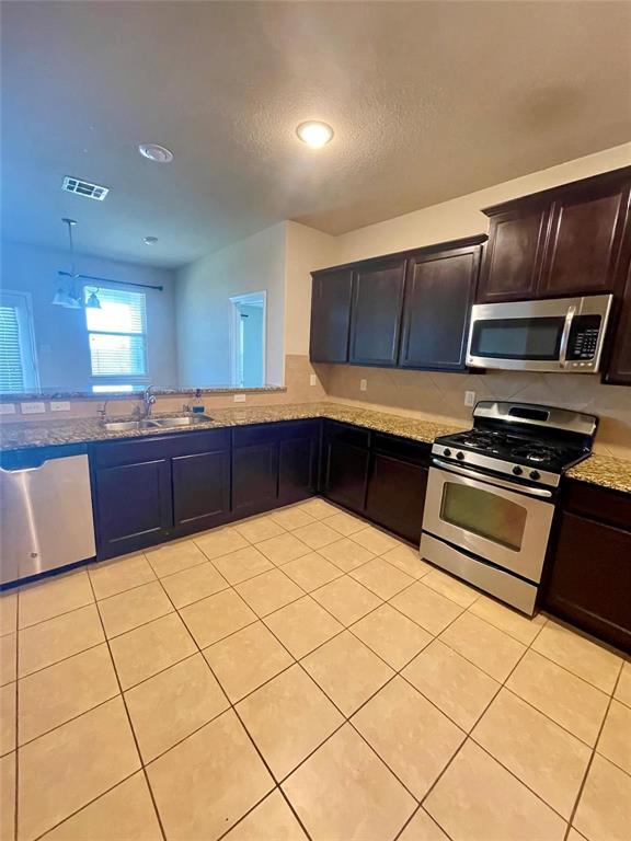 Carter Ranch-Phase III The - Residential Lease