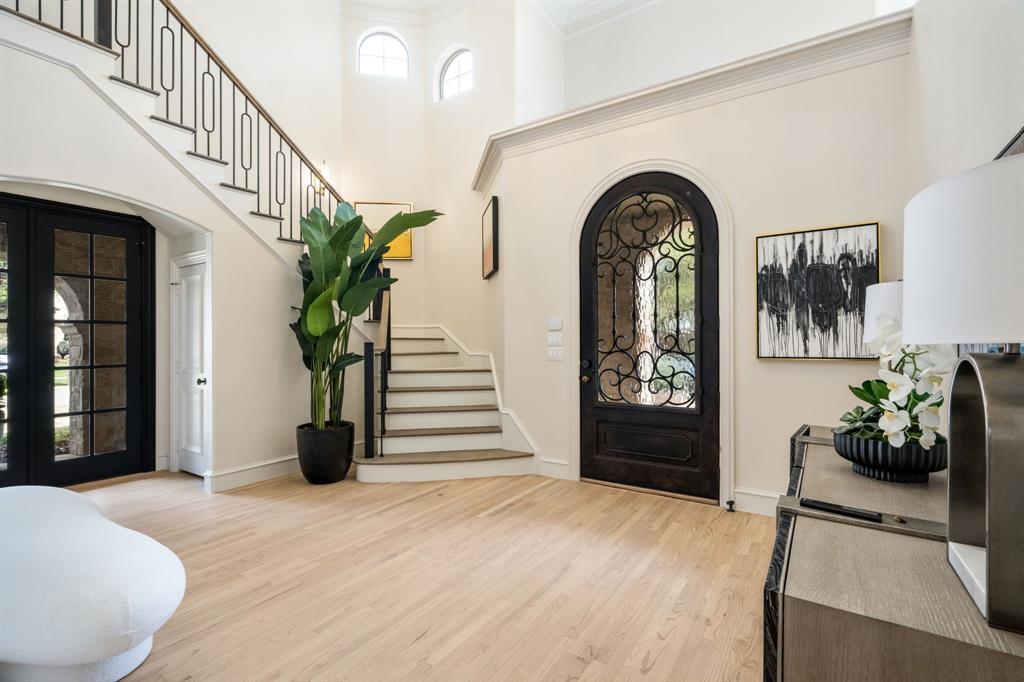 4370 Indian Creek Lane