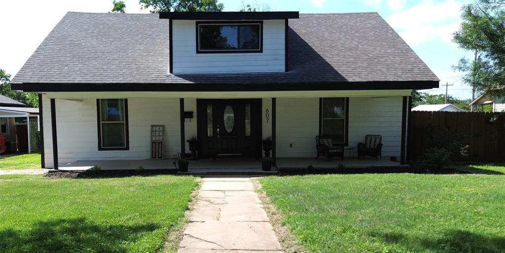607 W 9th Street