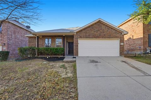 Photo of 10709 Vista Heights Blvd, Fort Worth, TX 76108 (MLS # 21128290)