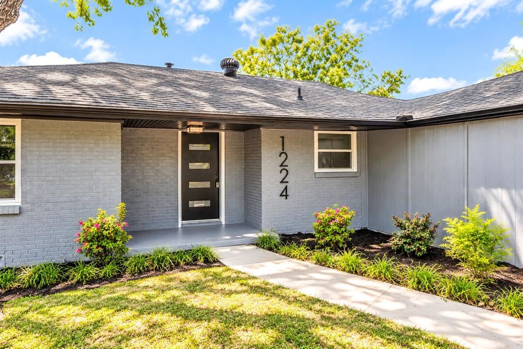 1224 Bellaire Drive