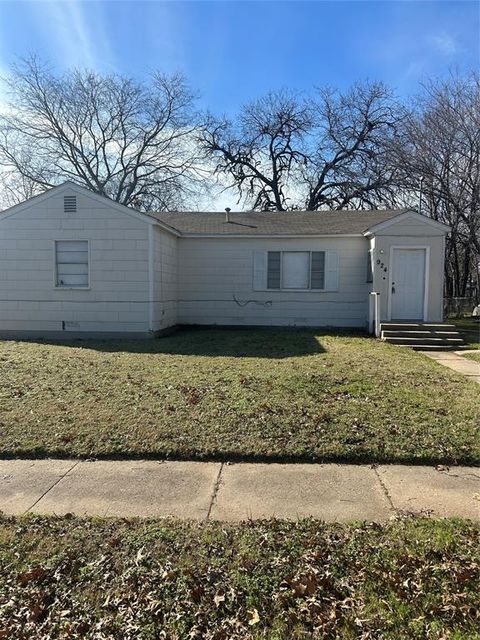 Photo of 924 S Lee Avenue, Sherman, TX 75090 (MLS # 21255852)