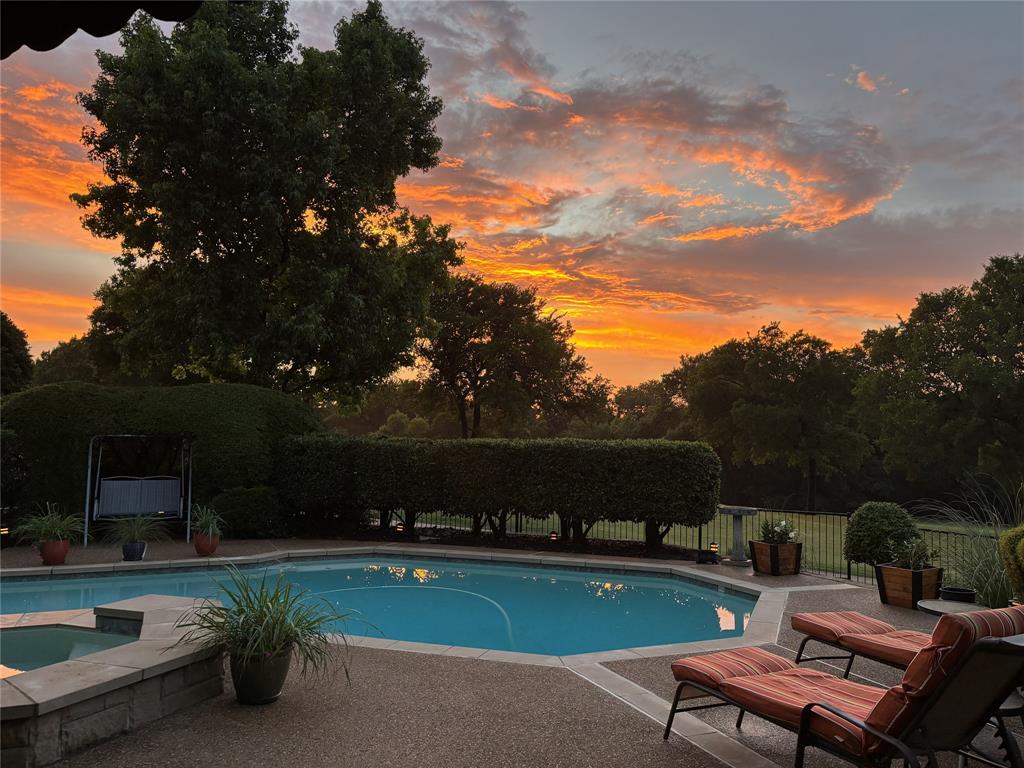 2712 Brookside Lane