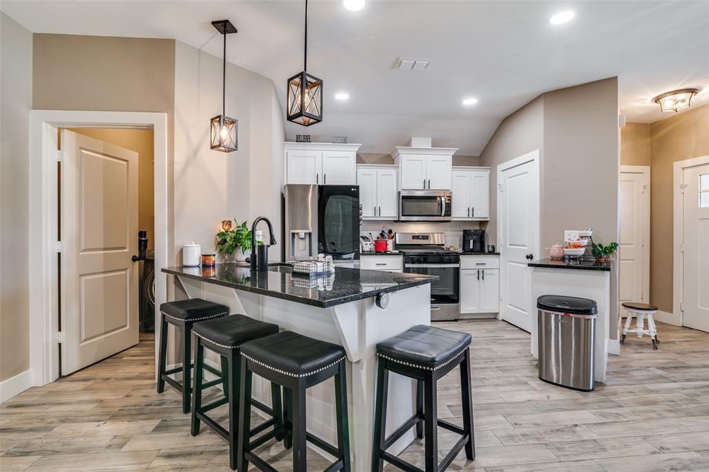 17409 Crossing Circle