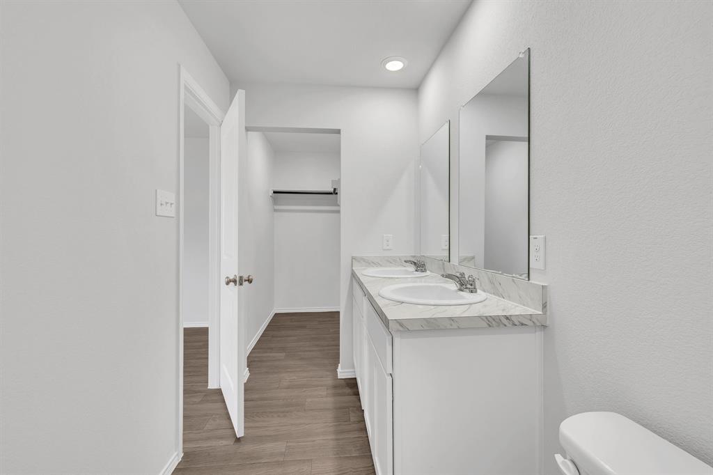 Treaty Oaks - Residential Lease