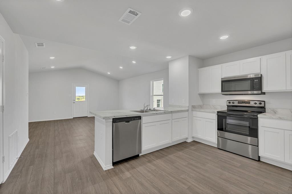 Treaty Oaks - Residential Lease