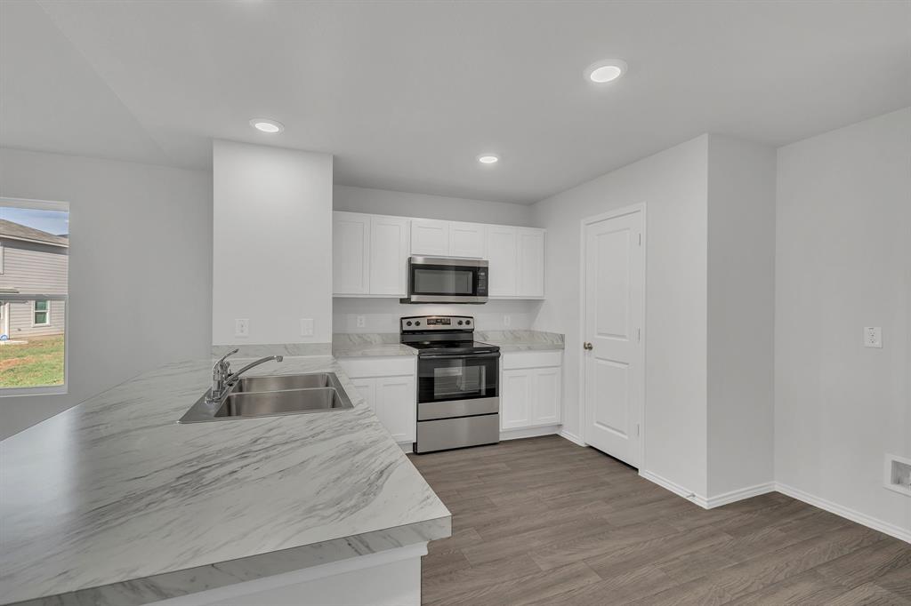 Treaty Oaks - Residential Lease