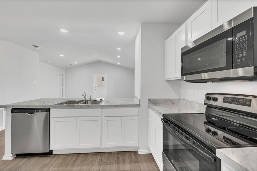 Treaty Oaks - Residential Lease