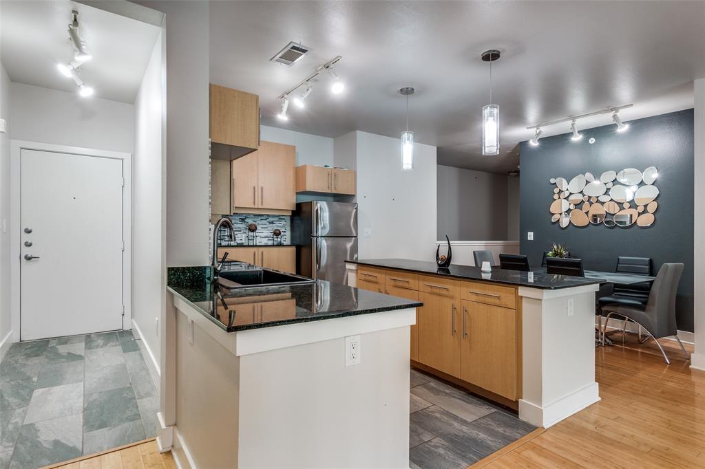 4414 Cedar Springs Road 209