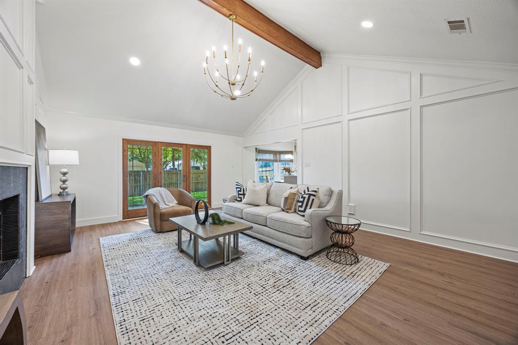 218 Creekside Lane