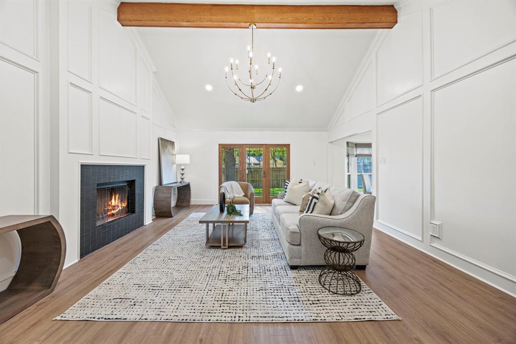 218 Creekside Lane