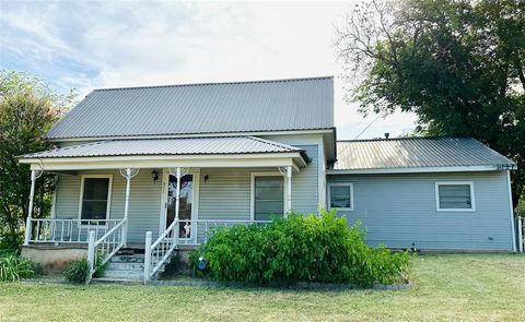 311 S Melwood Street Winters TX 79567