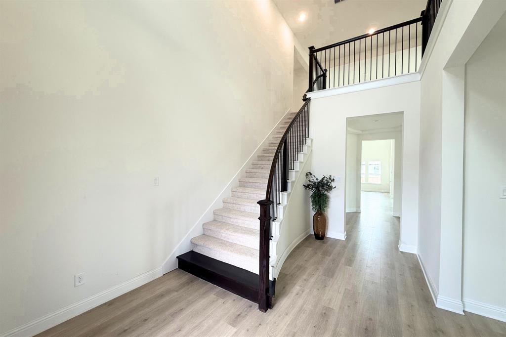 817 Headwaters Drive