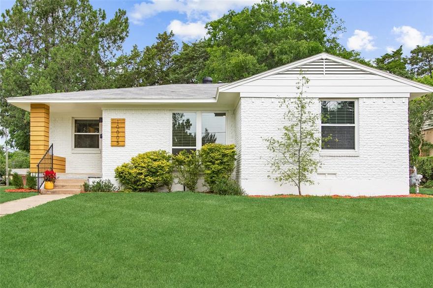 Charming, updated cottage available for lease in East Dallas' sought-after Casa View neighborhood, just minutes from White Rock Lake. Named one of D Magazine’s '5 Neighborhoods on the Rise,' Casa View offers a perfect blend of community charm and urban convenience. This delightful corner-lot home features an open floor plan, hardwood floors throughout, and stylish designer finishes. The kitchen opens to a bright breakfast room and extends to a spacious, fenced backyard—fabulous for entertaining. Additional highlights include a separate utility room, mudroom, garage, and extended side driveway. Enjoy modern comforts like a Nest thermostat, premium appliances. Refrigerator, Washer and Dryer.

Photos are virtually staged, including kitchen island.