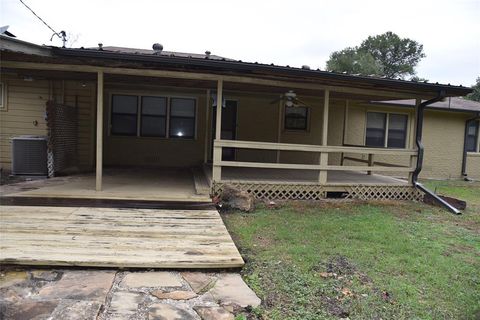 A home in Corsicana