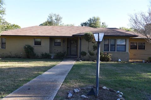 A home in Corsicana