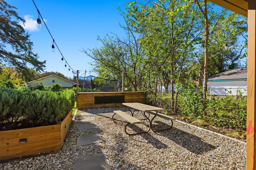 VALWOOD PARK 28 - Residential