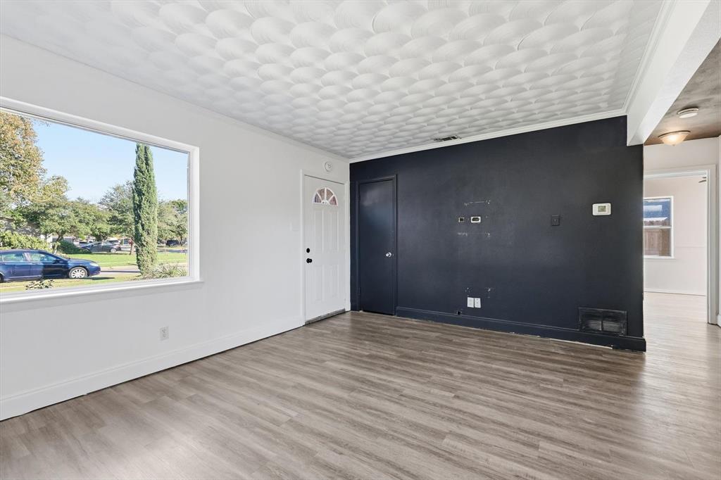 VALWOOD PARK 28 - Residential