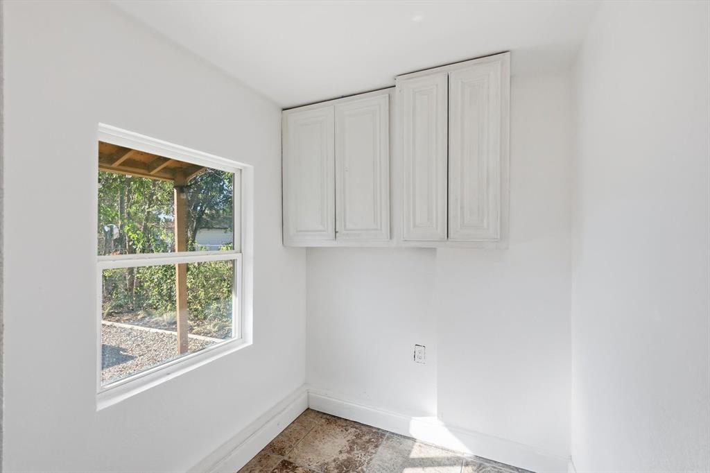 VALWOOD PARK 28 - Residential