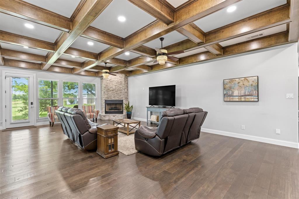 1187 N Country Lane