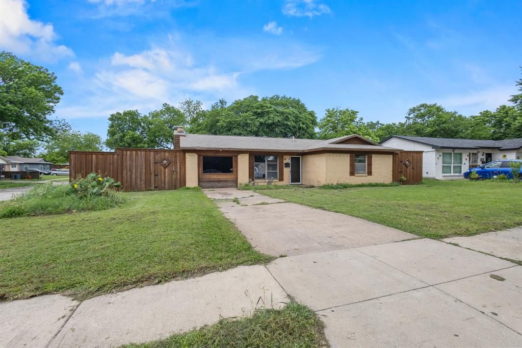 Photo of 1201 Juanita Street, Mesquite, TX 75149 (MLS # 21252140)