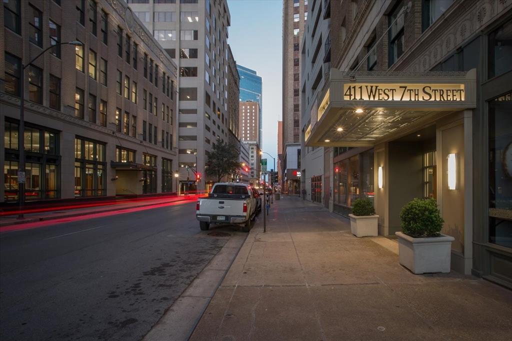411 W 7th Street 806