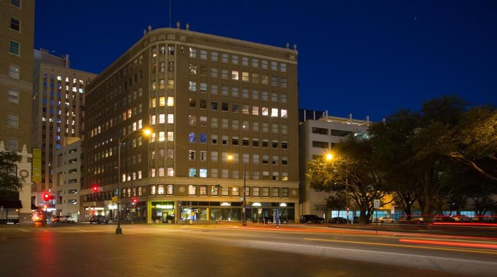 411 W 7th Street 806