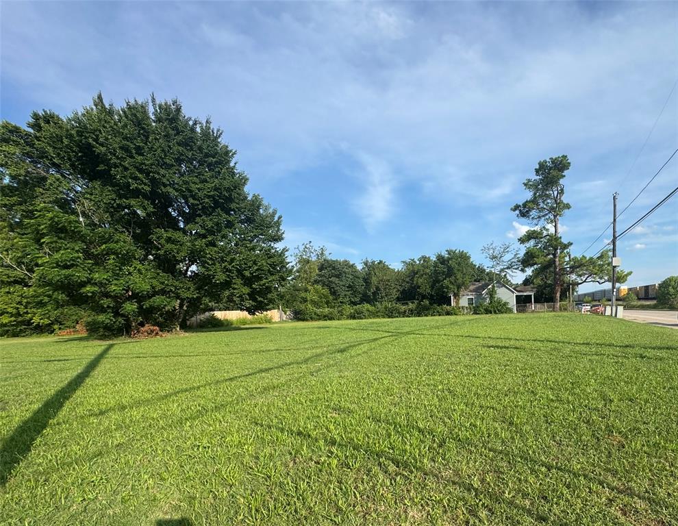 CENTRAL AVENUE 1 - Land