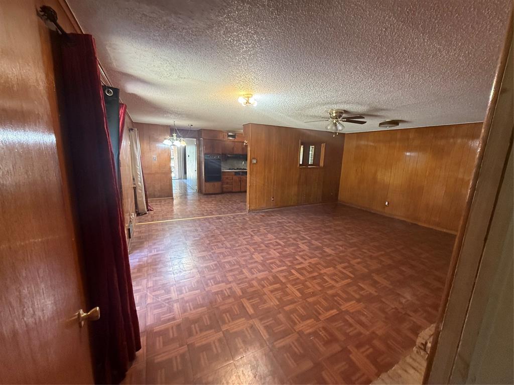 4614 Oak Trail