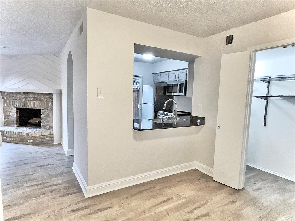 Preston Oaks Crossing Condos 01 & 02 - Residential