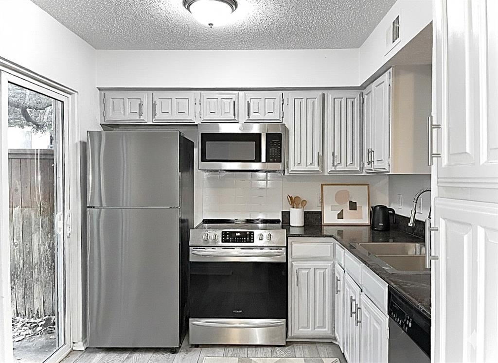 Preston Oaks Crossing Condos 01 & 02 - Residential