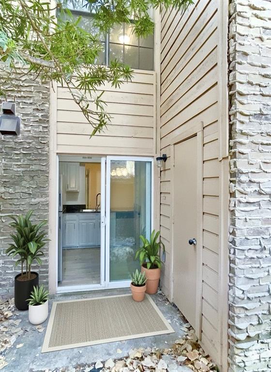 Preston Oaks Crossing Condos 01 & 02 - Residential