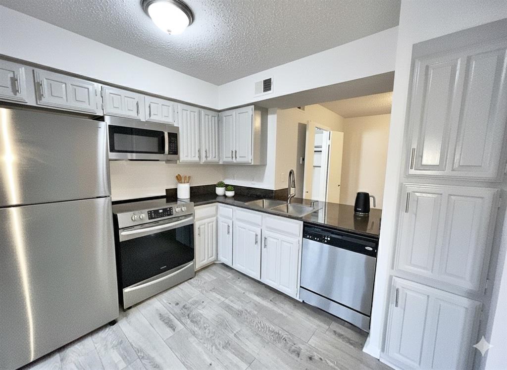 Preston Oaks Crossing Condos 01 & 02 - Residential