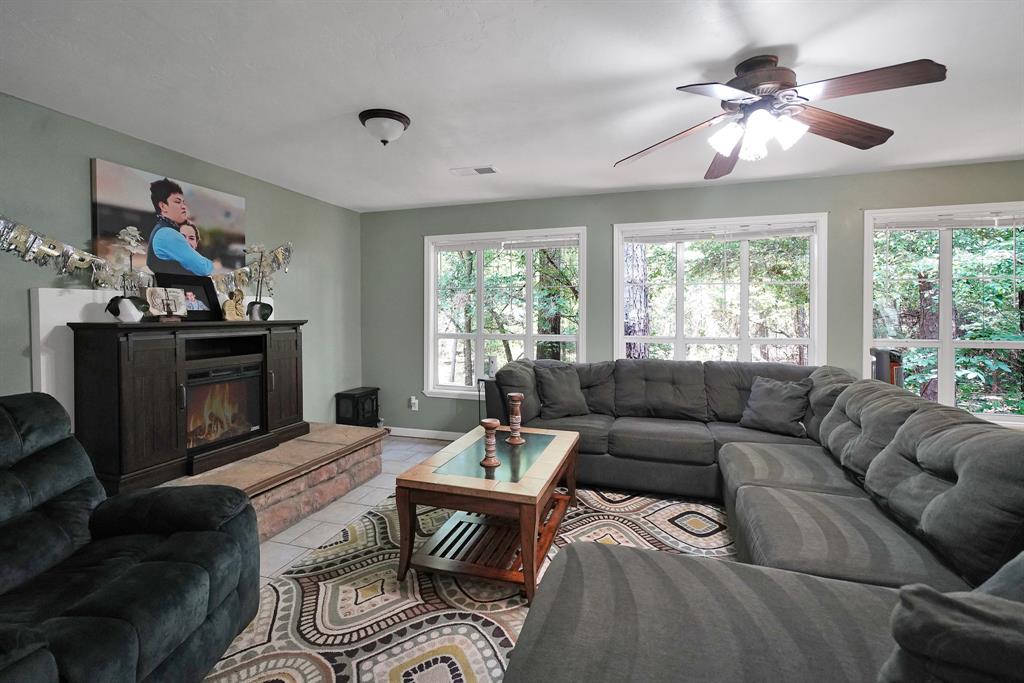 HOLLY LAKE RANCH (SEC 4) - Residential