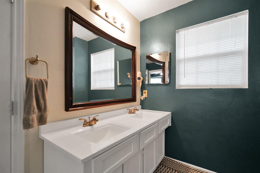 HOLLY LAKE RANCH (SEC 4) - Residential