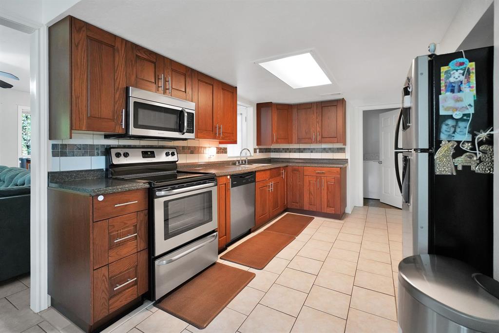 HOLLY LAKE RANCH (SEC 4) - Residential