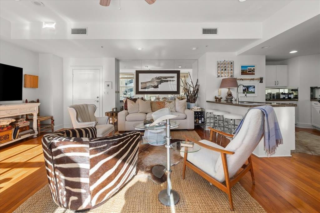 Neeil P at Burnett Park Condo - Residential