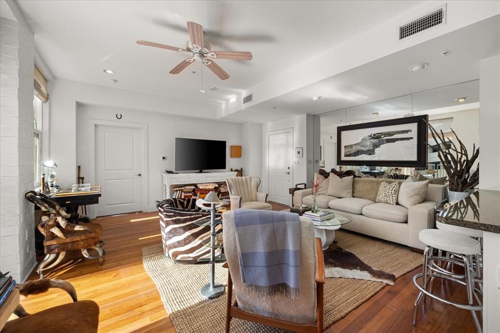 Neeil P at Burnett Park Condo - Residential