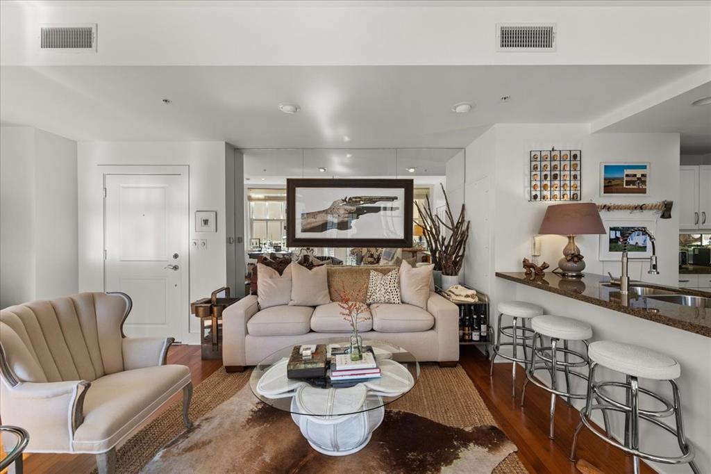 Neeil P at Burnett Park Condo - Residential