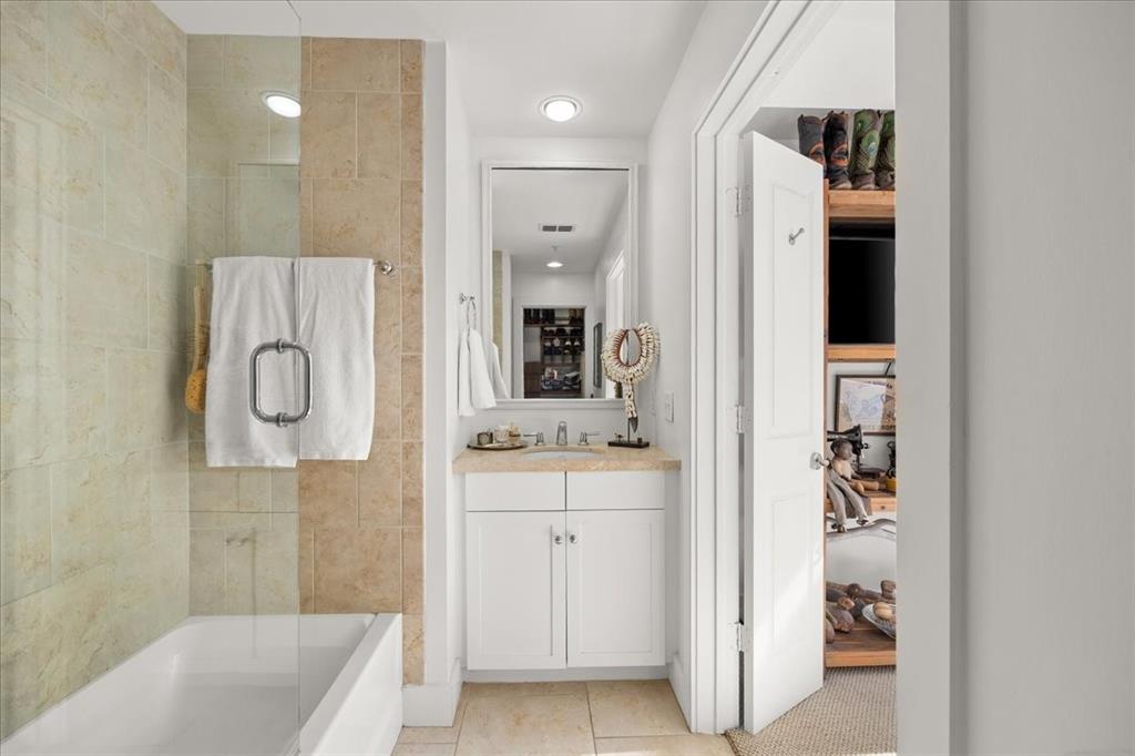 Neeil P at Burnett Park Condo - Residential