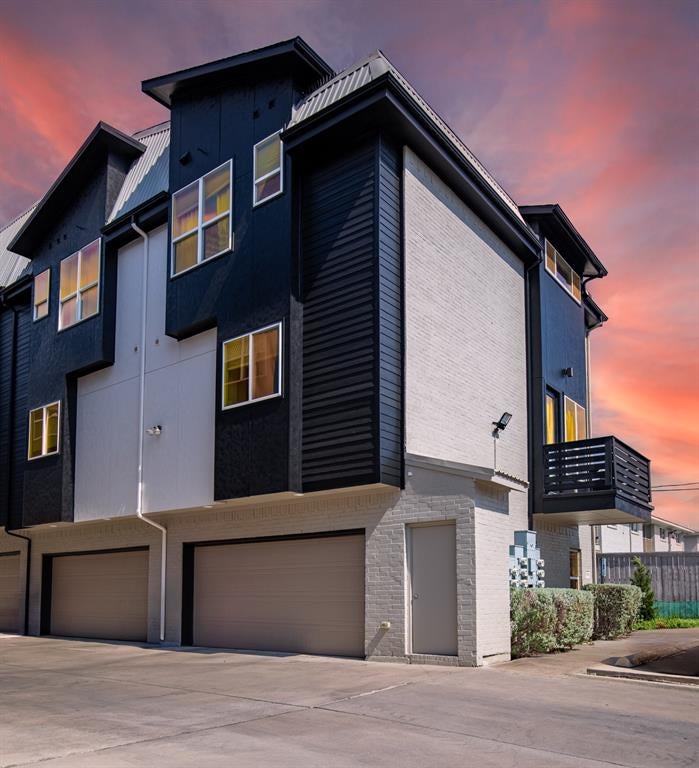 4914 Live Oak Street 10
