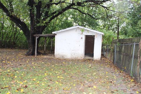 A home in Hutchins