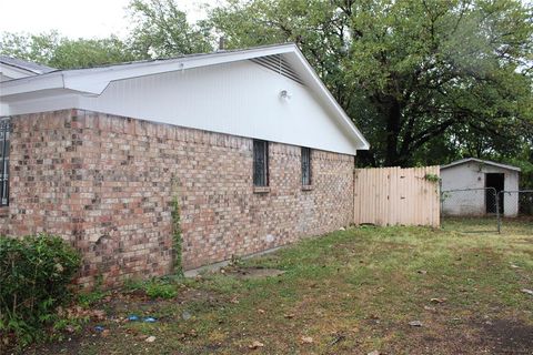 A home in Hutchins