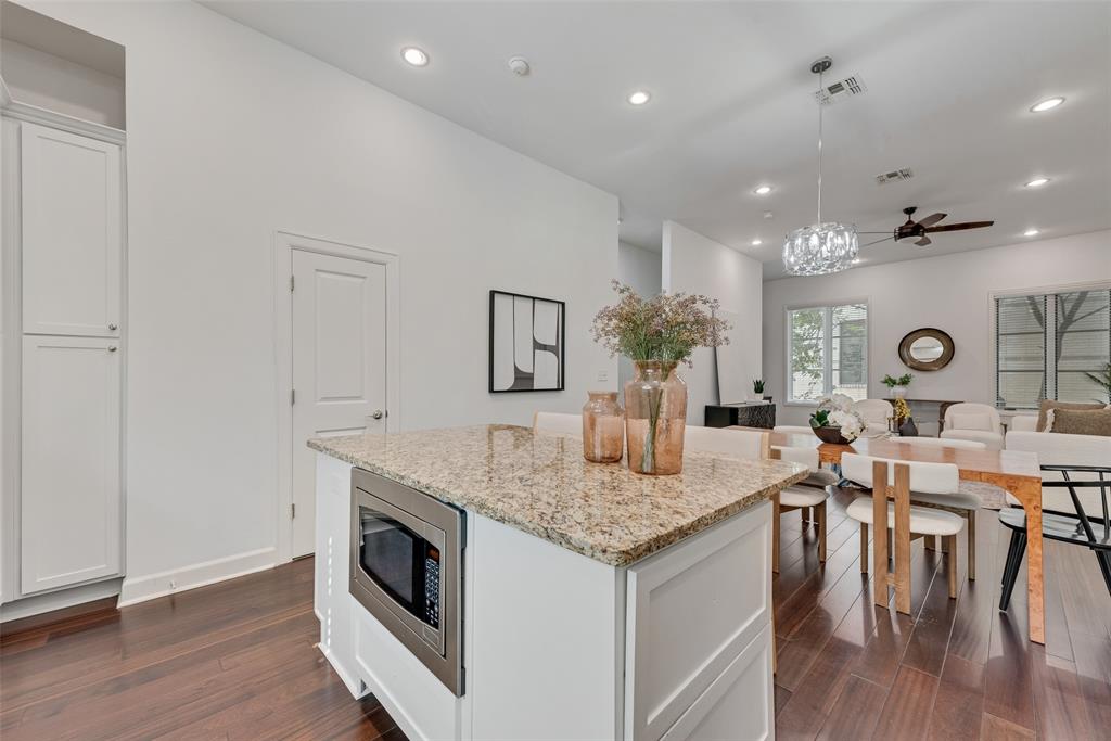 Vine Condo - Residential