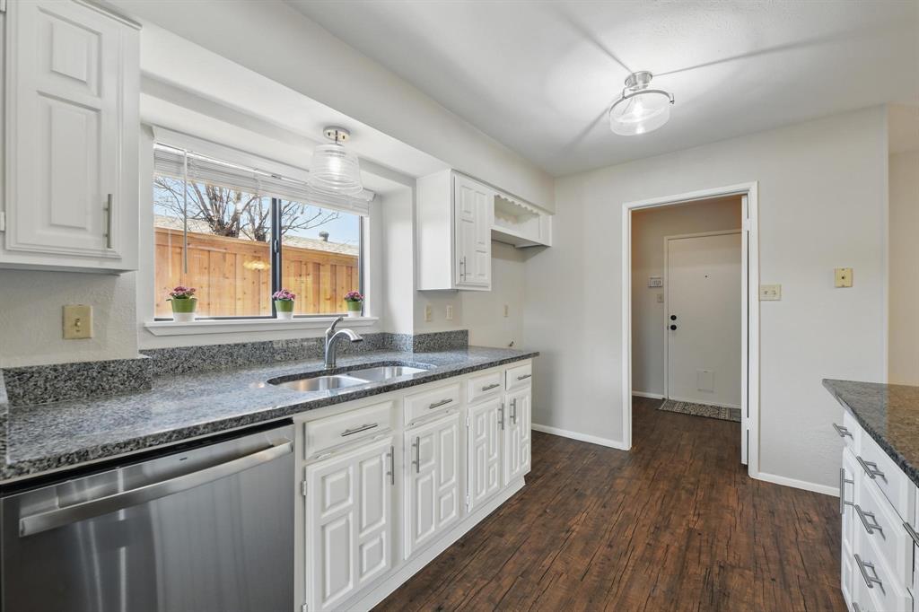 Flower Mound, Texas 75028, United States, 3 Bedrooms Bedrooms, ,2 BathroomsBathrooms,Residential,Active,97077