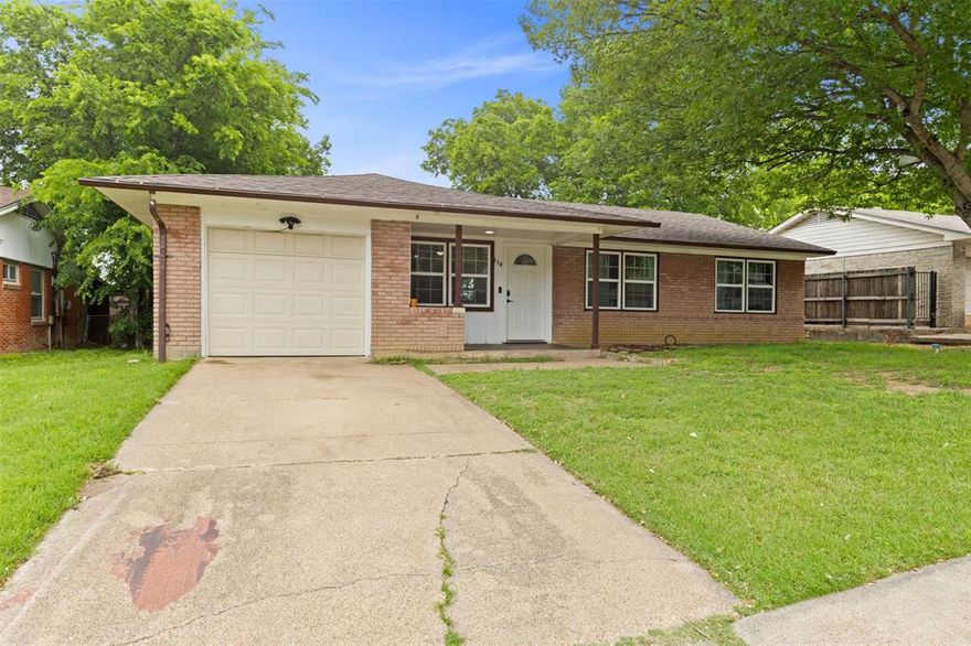Ready to stop renting and start investing in yourself? This charming home is perfect for first-time buyers, growing families, or anyone looking to downsize into comfort and convenience.
This home features an inviting, open-concept layout that creates a warm, functional space for everyday living and entertaining. Enjoy easy-to-maintain tile flooring throughout the main areas and a bright, airy flow that makes the home feel both spacious and cozy.
Step outside to a generously sized backyard—perfect for gardening as the seasons change, hosting weekend BBQs, or simply relaxing while dinner cooks on the grill. Whether you’re entertaining friends or enjoying quiet evenings at home, this outdoor space offers endless possibilities.
If you’ve been waiting for the right place to call home, this could be the one.