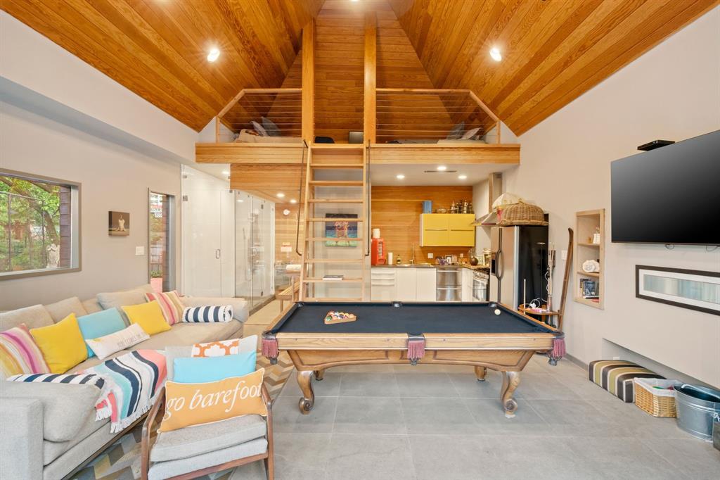 11484 Strait Lane