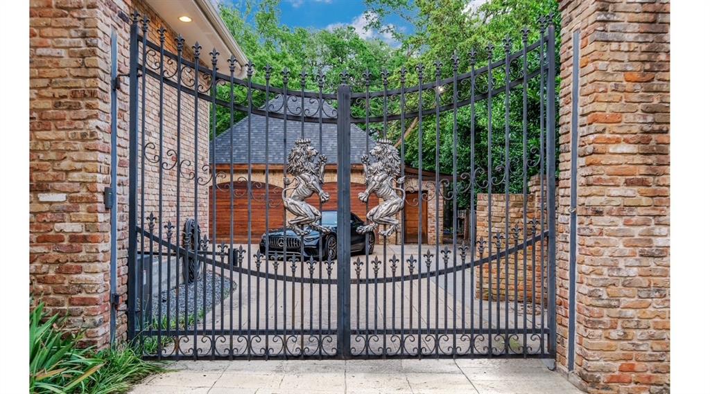 11484 Strait Lane