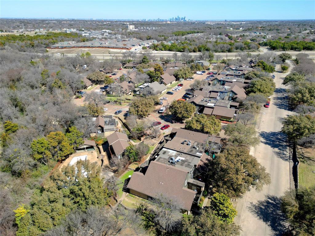 Country Condos Creek - Residential